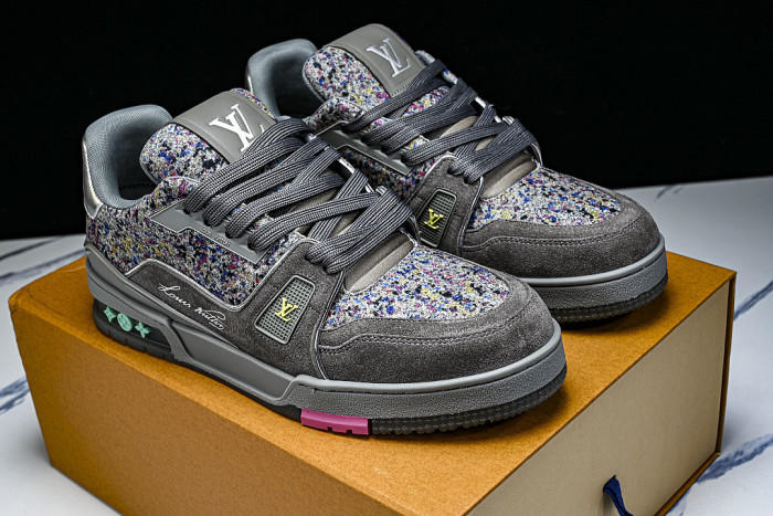 MEN'S AND WOMEN'S SPORTS AND CASUAL SHOES DARK GRAY/CONCRETE GREY