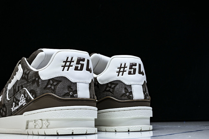 MEN'S AND WOMEN'S SPORTS AND CASUAL SHOES BLACK/WHITE