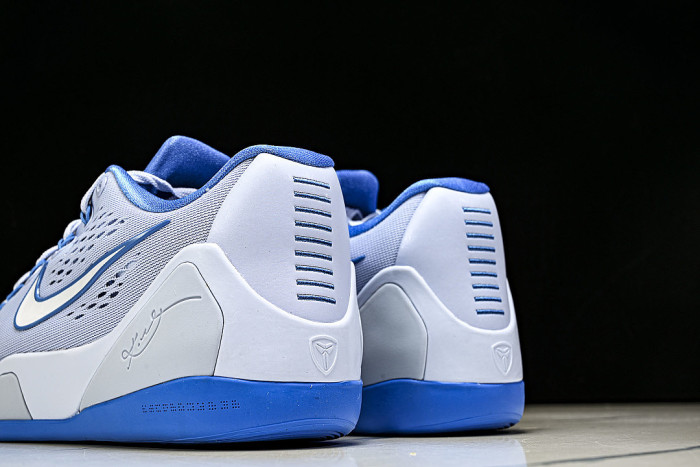 IH1401-402 KOBE 9 EM LOW PROTRO TB HYDROGEN BLUE/WHITE/LIGHT PHOTO BLUE