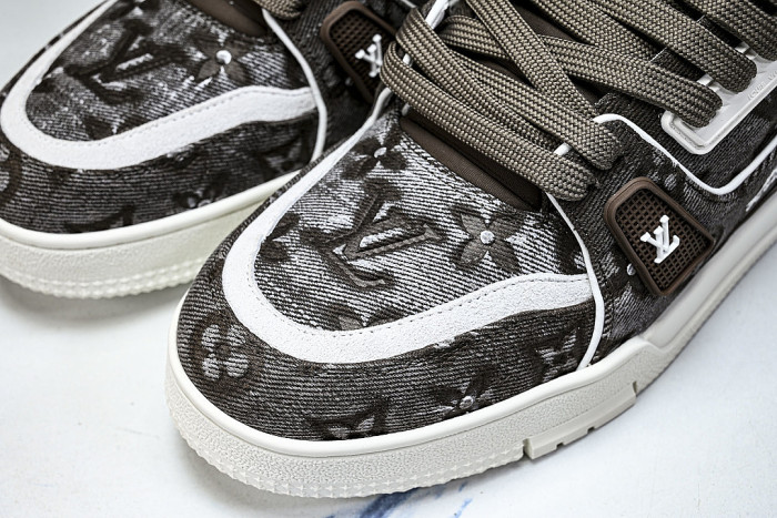 MEN'S AND WOMEN'S SPORTS AND CASUAL SHOES BLACK/WHITE
