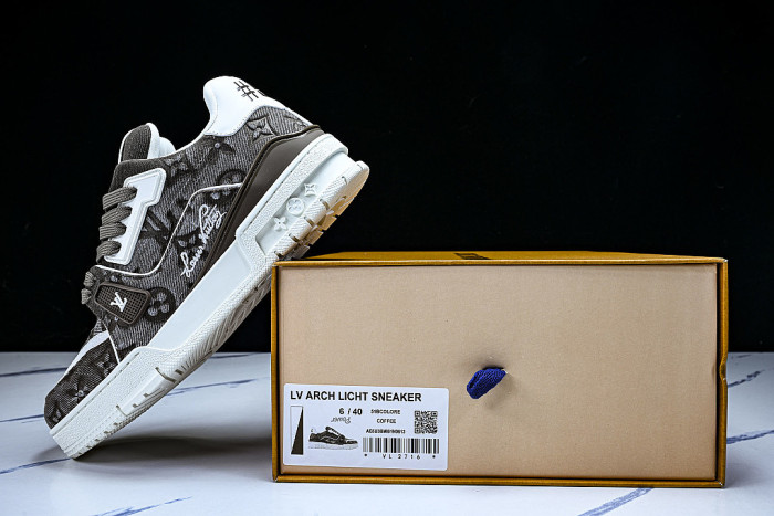 MEN'S AND WOMEN'S SPORTS AND CASUAL SHOES BLACK/WHITE