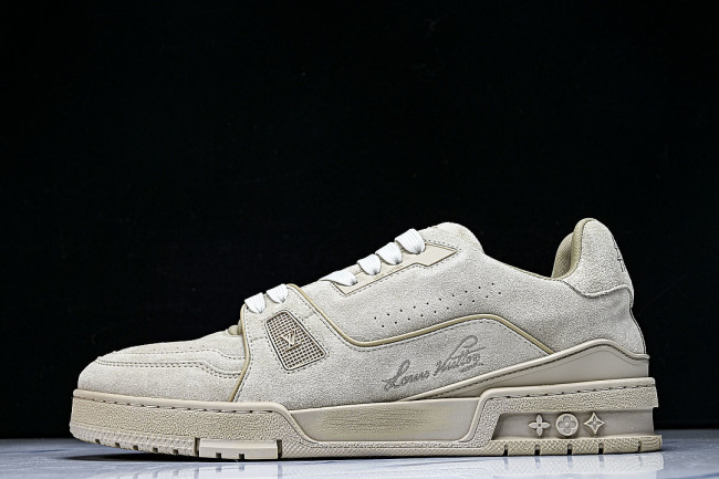 THE NEW CALFSKIN SPORTS SHOES EXUDE A SENSE OF FASHION AND SOPHISTICATION LIGHT GRAY/GREY
