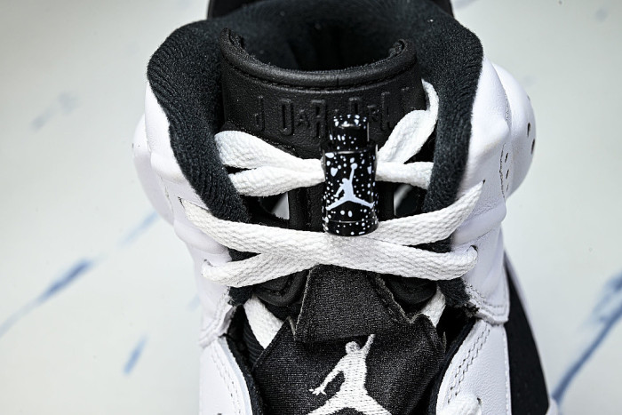 CT8529-108 JORDAN 6 RETRO WHITE/BLACK