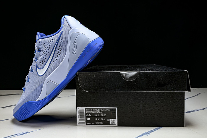 IH1401-402 KOBE 9 EM LOW PROTRO TB HYDROGEN BLUE/WHITE/LIGHT PHOTO BLUE