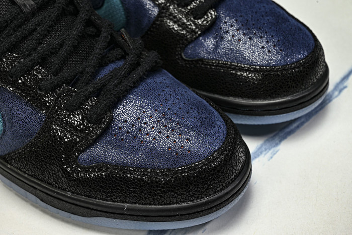 IQ1323-001 SB DUNK LOW CASUAL SNEAKERS NAVY BLUE/BLACK