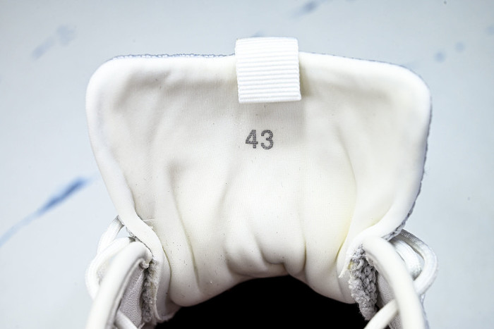 BREATHABLE COWHIDE KNITTED SPORTS SHOES WHITE/GREY