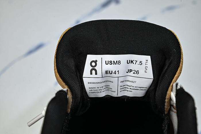 3MF30834527 ON RUNNING CLOUDTILT IVORY/ALMOND