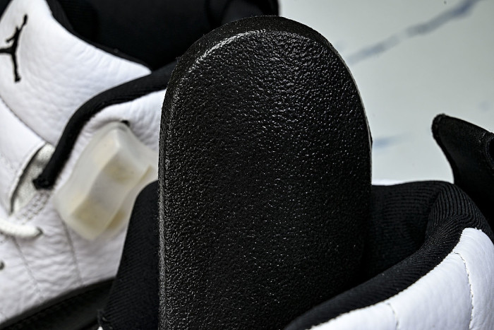 CT8013-006 AIR JORDAN 12 RETRO WHITE/BLACK
