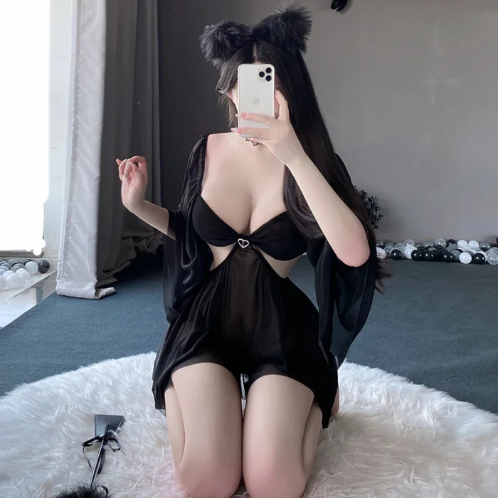Low neck nightdress