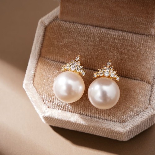 Golden Diamond Crown Pearl Earrings, Exquisite Earrings, Unique and Beautiful
