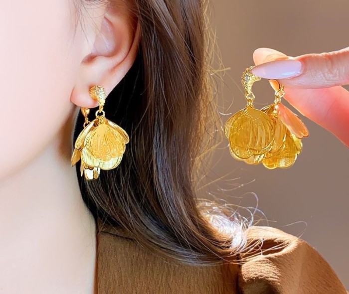 Gold hollow tassel earrings are super popular