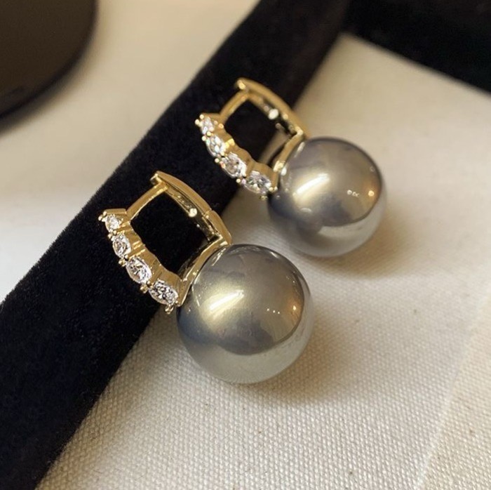 Ma Grey Pearl Earrings for Women