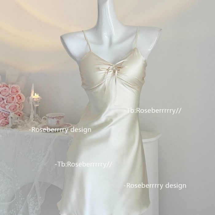 Sexy ice silk sweet and seductive French halter nightgown with a chest cushion