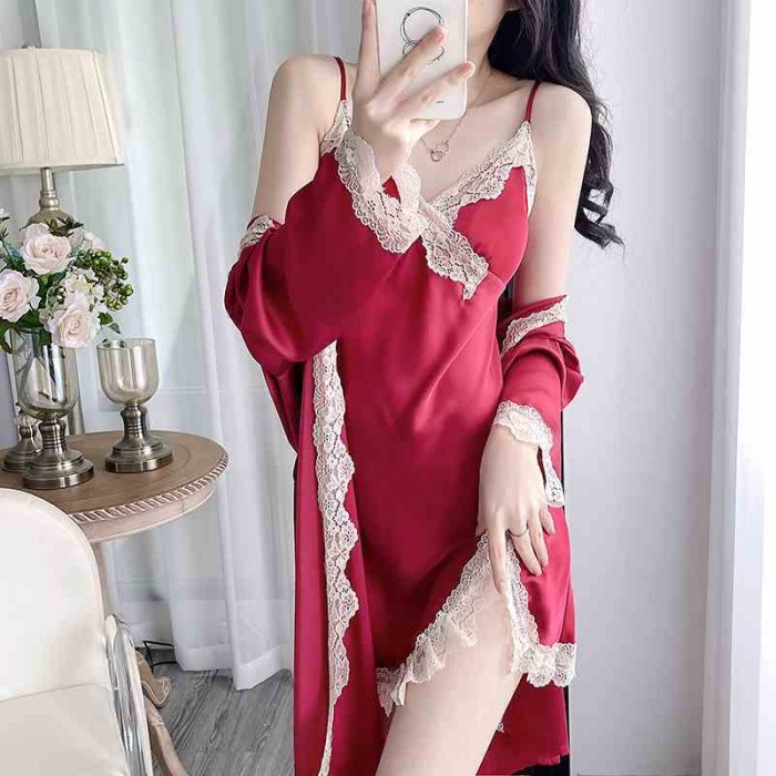 Two piece set of women's pure desire silk with chest cushion and lace suspender nightgown