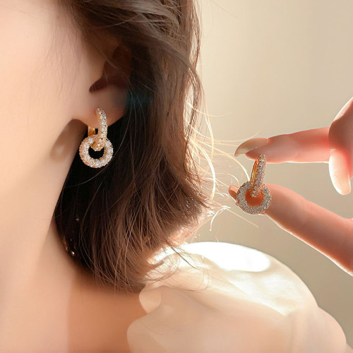 Sparkling Diamond Circle Earrings for Women's Exquisite Feeling