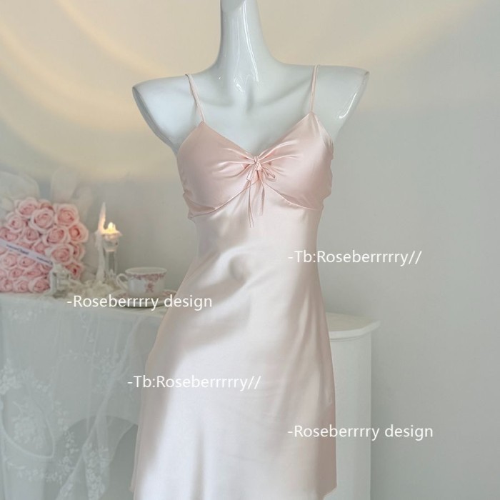Sexy ice silk sweet and seductive French halter nightgown with a chest cushion