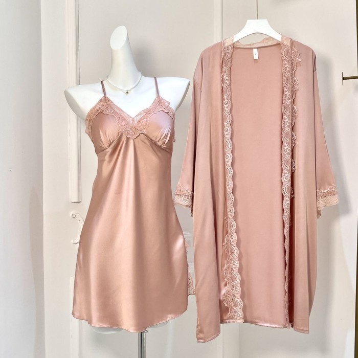 Comfortable silk two-piece nightgown and nightgown