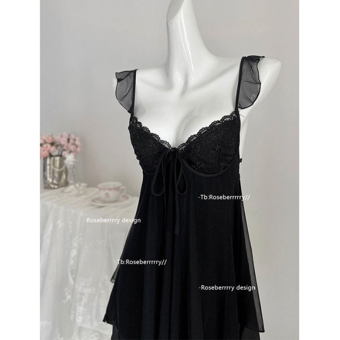 A French high-end nightgown for women's summer ice silk sleeveless halter top is sexy