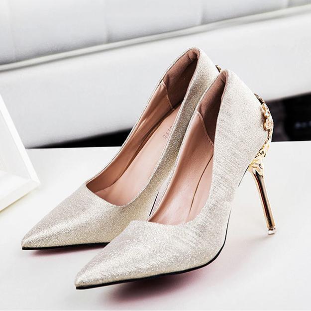 Carved Pointed Toe Heel Wedding Shoes