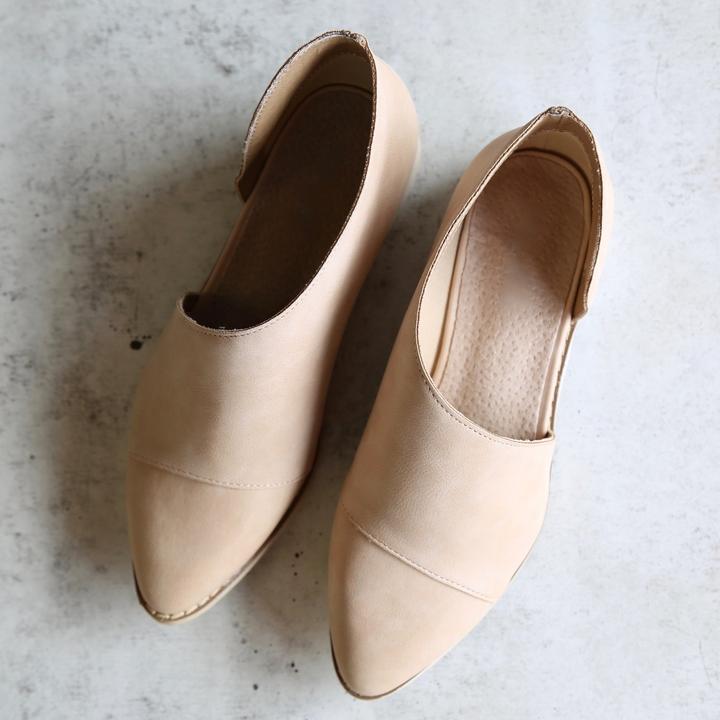 fashion retro pointed shallow flat sole shoes