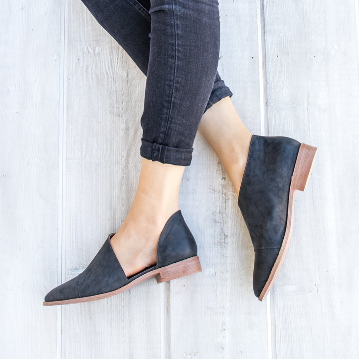fashion retro pointed shallow flat sole shoes