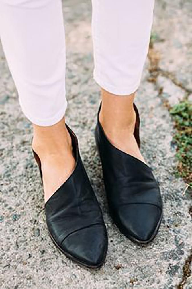 fashion retro pointed shallow flat sole shoes