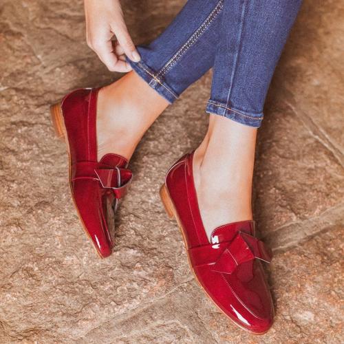 Women's fashion patent leather flat shoes