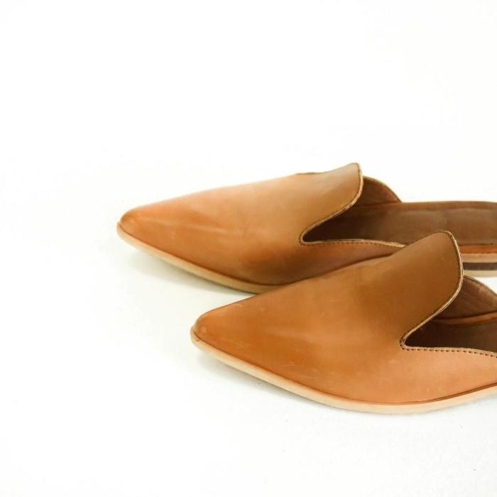Fashion Retro Casual Pointed Slippers