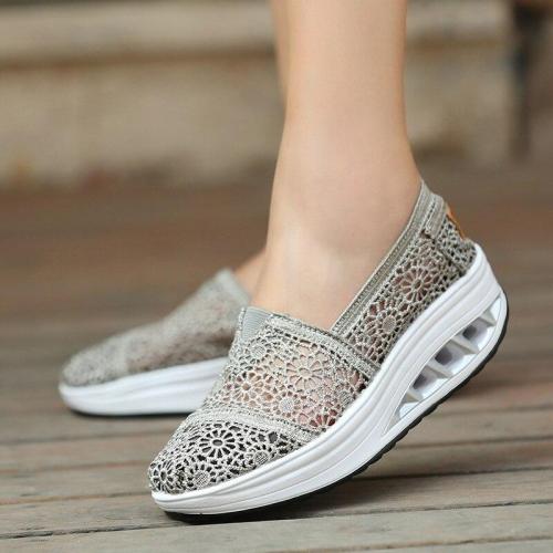 New Spring Summer Hollow Canvas Shoes Women Fashion Lace Slip on Shoes for Women Breathable Platform Shoes 2020 VT750