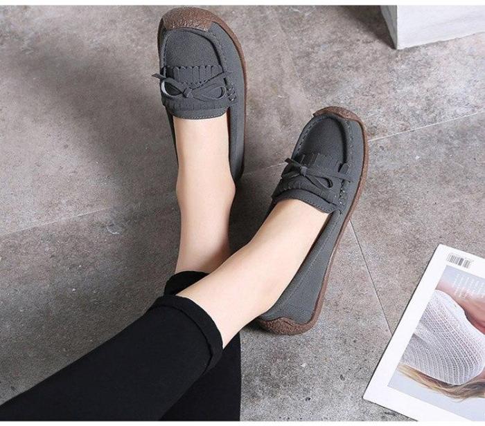 2020 New Big size 42 Women Flat Shoes Flock Tassel Slip on Butterfly-knot Loafers for Girls Light Weight Women casual shoes