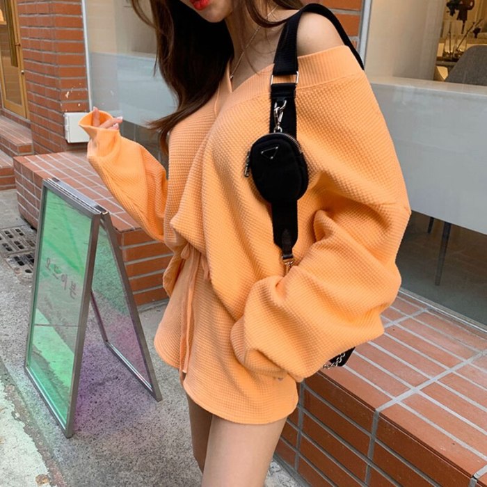 Knitted Two Piece Set Women V Neck Lantern Sleeve Sweater Lace Up Bowknot Shorts Suits Female 2020 Fashion Clothes New