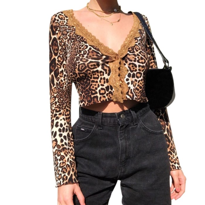 2020 Autumn New Arrival Fashion Slim Sexy Leopard Cardigan Lace Long Sleeve V-Neck Short Tops Women Short Shirt Printed Blousr