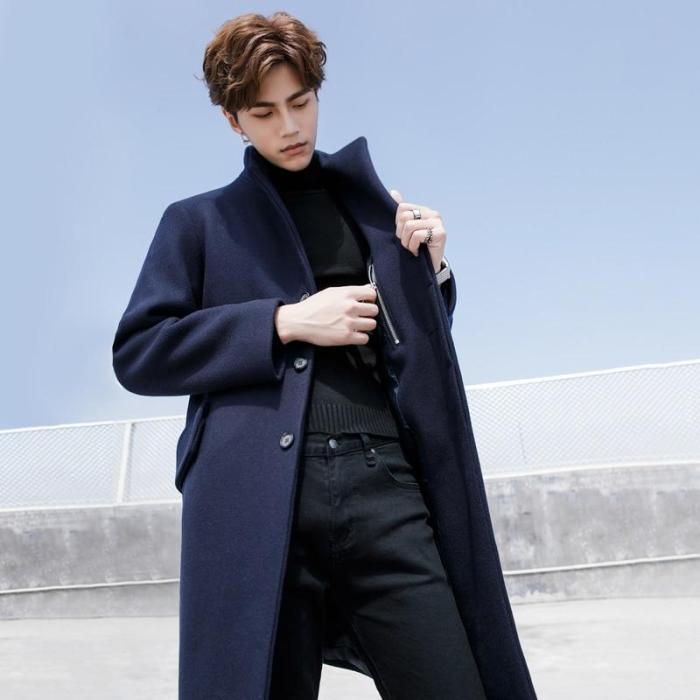 Woollen cloth stand-up collar coat for young men Korean version loose windbreaker men's long winter woolen coat.