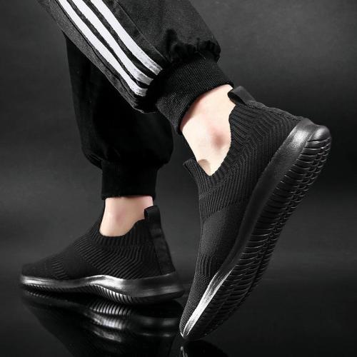 Men breathable solid color sneakers