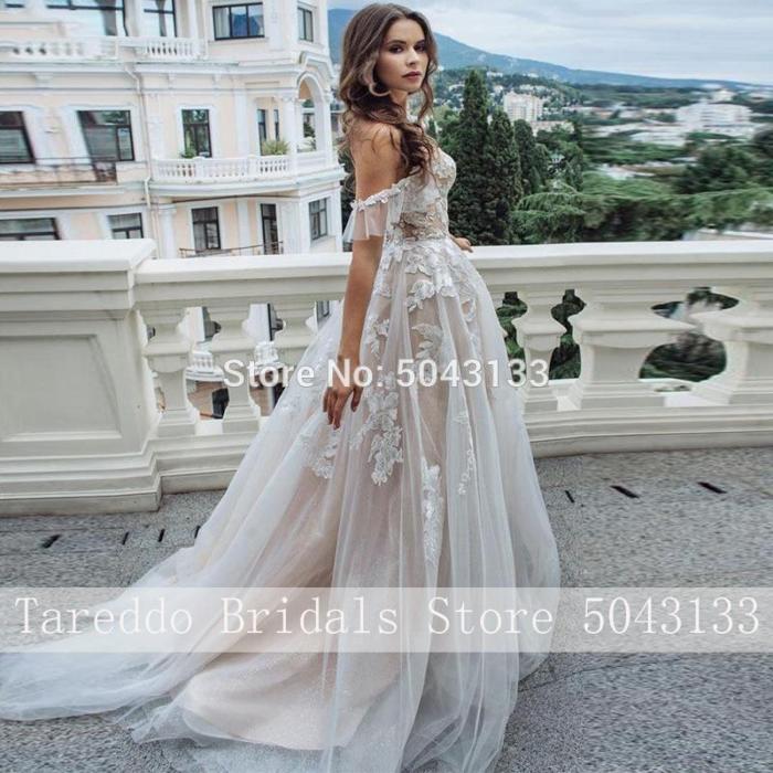 Sexy Sweetheart Lace Appliques A Line Wedding Dresses Chic Off Shoulder Sleeveless Tulle Wedding Gowns Formal Bride Dress 2020