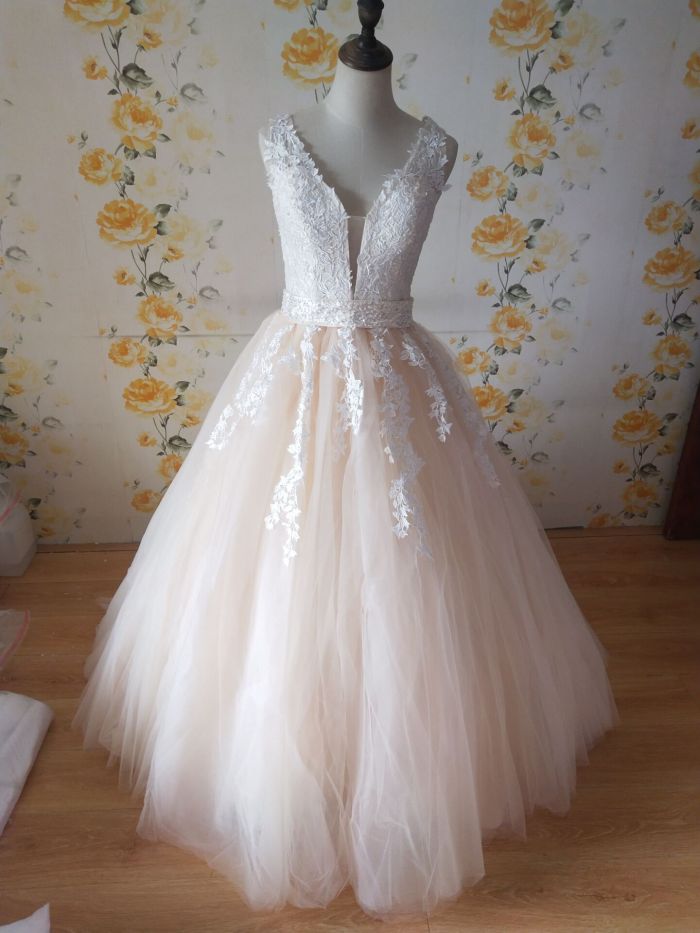 ZJ9149 2019 White Ivory Wedding Dress Custom-made Plus Size Bridal Tulle Mariage Deep V neck Open Back
