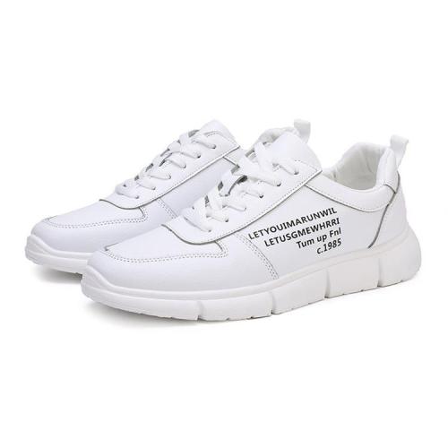 A Flat-Bottomed Leather Sneaker Simple White Shoes