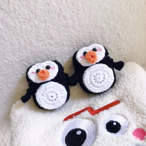 Cartoon Penguin Handmade Knitted Plush Doll Winter AirPod Case