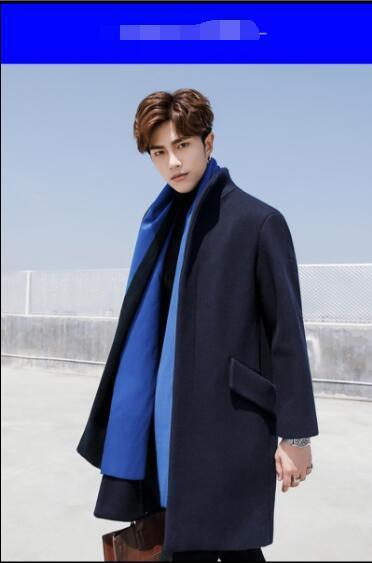 Woollen cloth stand-up collar coat for young men Korean version loose windbreaker men's long winter woolen coat.