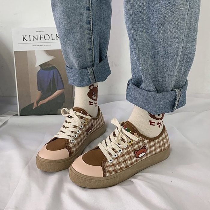 Cute Bear Plaid Canvas Shoes Women's New Casual Lace Up Running Sneakers Autumn Students Kawaii Brown Flat Low vulcanize shoes