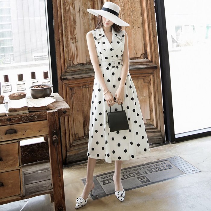 Women's Summer Sundresses Elegant Polka Dot Dress 2021 Korean Clothing Fashion Holiday Sleeveless Maxi Dress Femme Robe