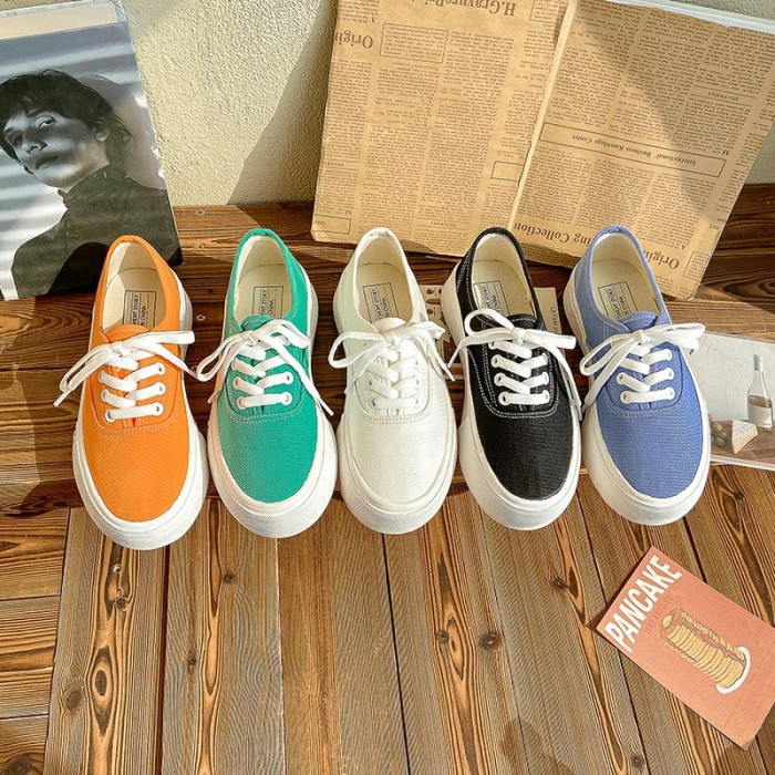 Retro small white shoes students thick bottom board shoes canvas shoes female