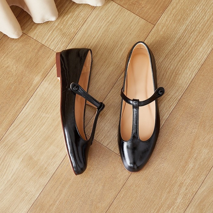 Elegant Cowhide Round Toe Simple Shoes Women's Flats