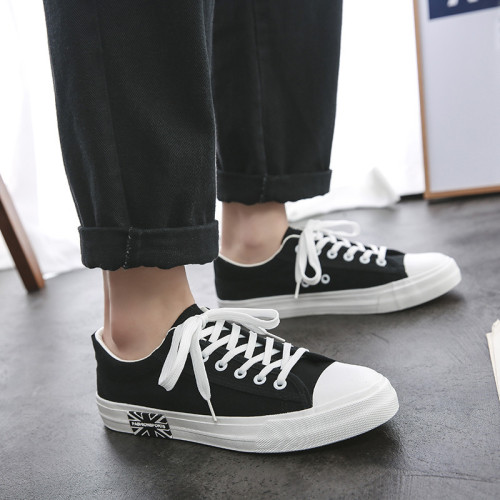 Hundreds of casual canvas shoes men's cloth shoes middle school students teenagers board shoes