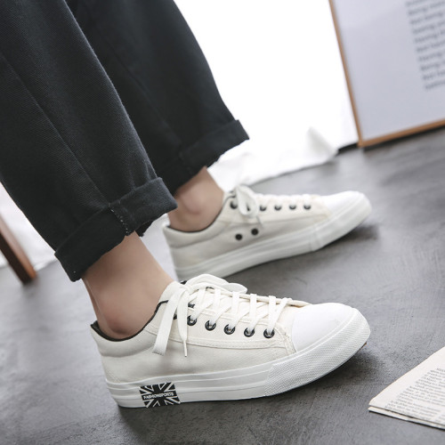 Hundreds of casual canvas shoes men's cloth shoes middle school students teenagers board shoes