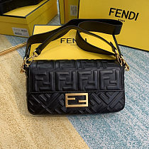 FENDI BAGUETTE full leather shopping bag