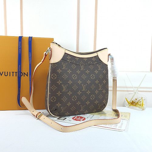 Louis Vuitton LV M56390 Shoulder Bag 0907190