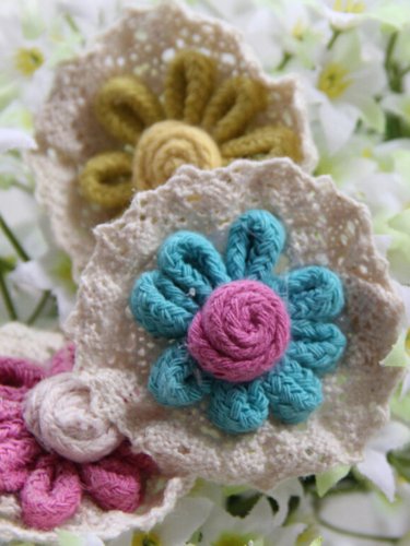 Multicolor Floral Knitted Brooch