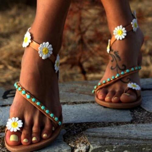 Sweet flower flat bottom shows toe to go up recreational and comfortable cover refers to flat beach sandal