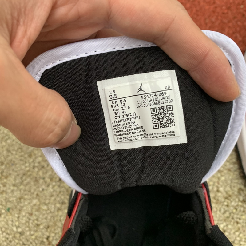 Authentic Jordan 1 Mid Shoes010